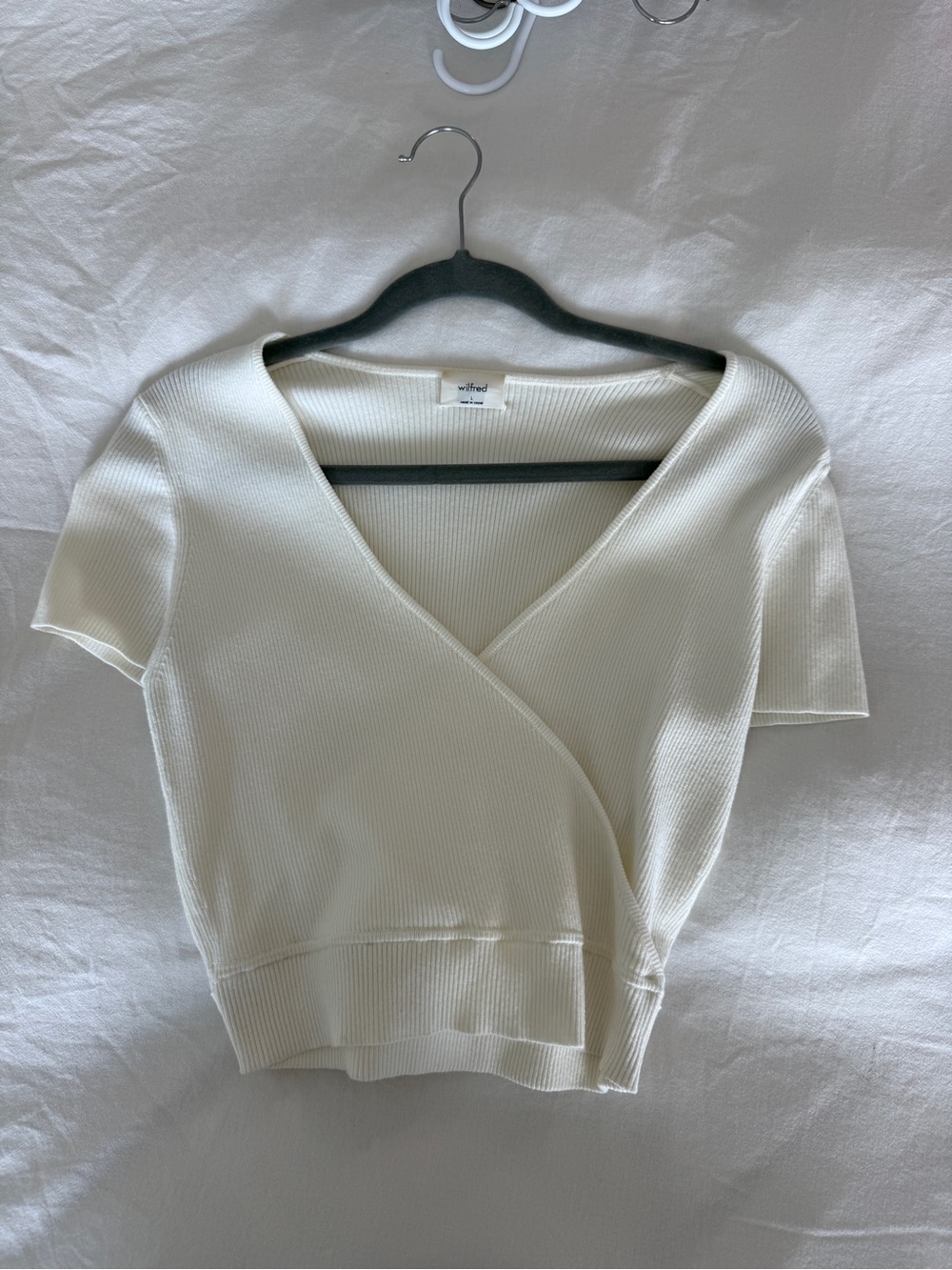 Wilfred Cream Ribbed V-Neck Short-Sleeve Wrap Sweater